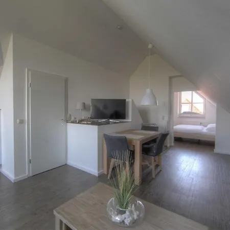 Haus Mit Familiaerer Atmosphaere_ Apartament