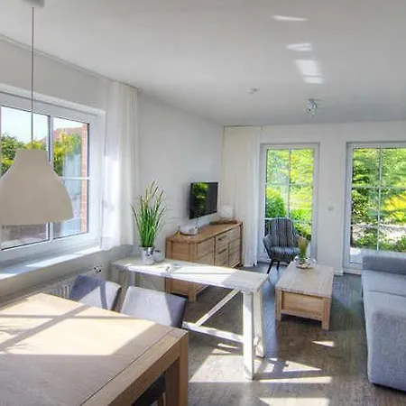 Haus Mit Familiaerer Atmosphaere_ Apartament Scharbeutz
