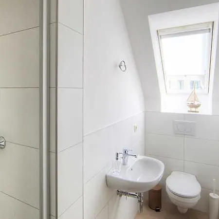 Haus Mit Familiaerer Atmosphaere_ Apartament Scharbeutz